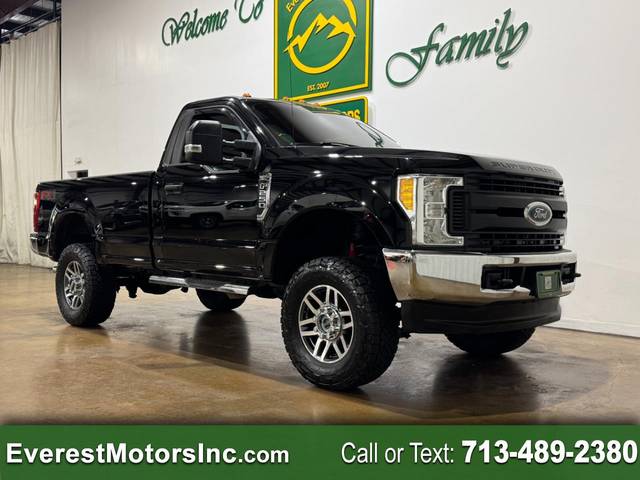 2017 Ford F-250 Super Duty XL 4WD photo