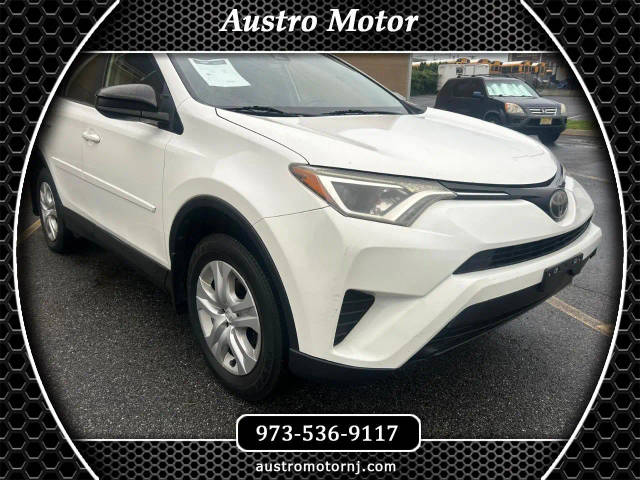 2017 Toyota RAV4 LE AWD photo