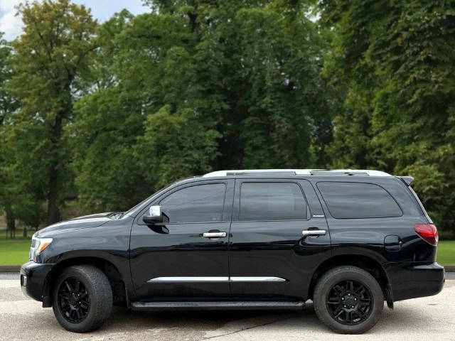 2018 Toyota Sequoia Platinum RWD photo