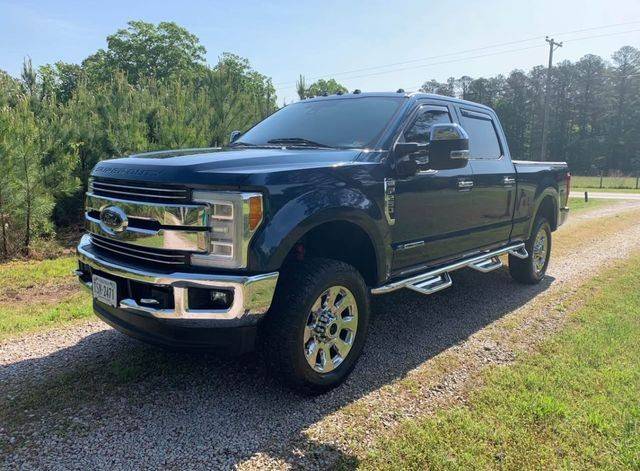 2017 Ford F-250 Super Duty Lariat 4WD photo