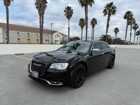 2017 Chrysler 300 300C RWD photo