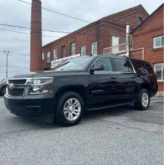 2017 Chevrolet Suburban LT 4WD photo