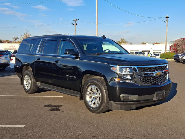 2018 Chevrolet Suburban LT 4WD photo