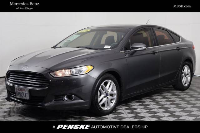 2016 Ford Fusion SE FWD photo