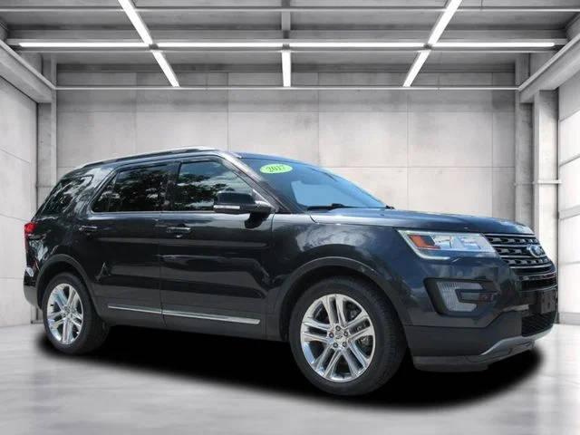 2017 Ford Explorer XLT FWD photo