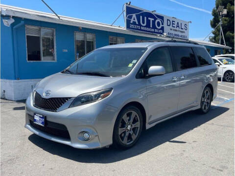 2017 Toyota Sienna SE FWD photo