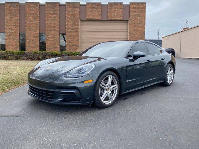 2018 Porsche Panamera 4 AWD photo