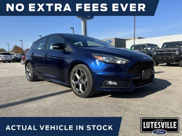 2017 Ford Focus ST FWD photo