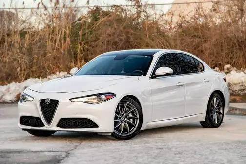 2017 Alfa Romeo Giulia  RWD photo