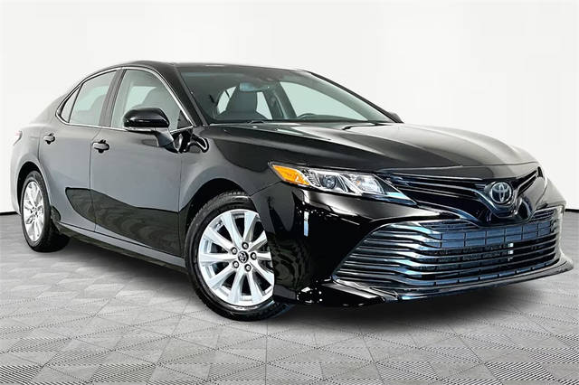 2018 Toyota Camry LE FWD photo