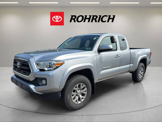 2017 Toyota Tacoma SR5 4WD photo