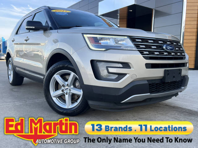 2017 Ford Explorer XLT 4WD photo