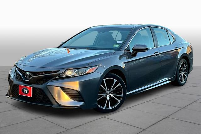 2018 Toyota Camry SE FWD photo