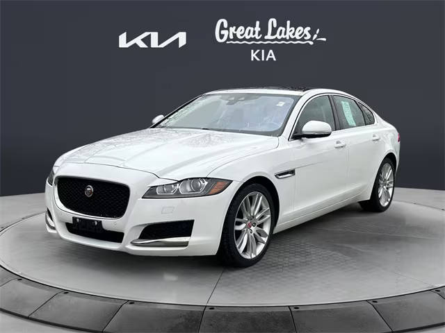 2017 Jaguar XF 35t Prestige AWD photo