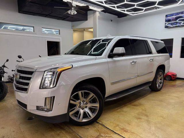 2017 Cadillac Escalade ESV Luxury RWD photo