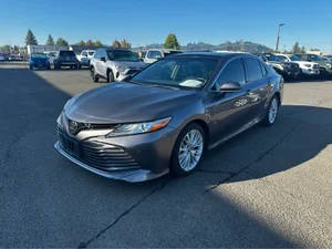 2018 Toyota Camry XLE V6 FWD photo