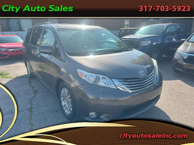 2017 Toyota Sienna XLE FWD photo