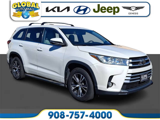 2017 Toyota Highlander LE Plus AWD photo