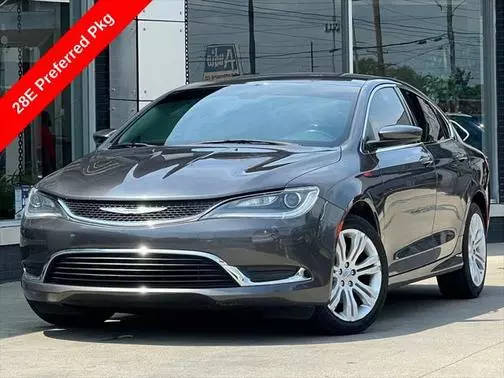 2015 Chrysler 200 Limited FWD photo