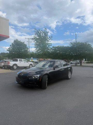 2017 BMW 3 Series 320i RWD photo