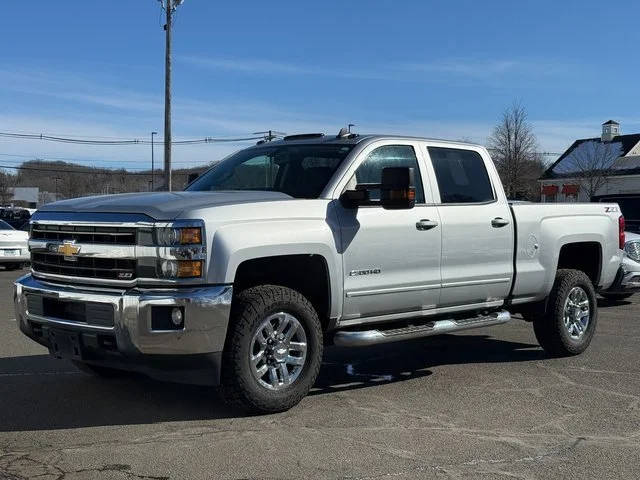 2018 Chevrolet Silverado 2500HD LT 4WD photo