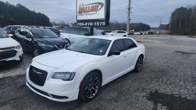 2018 Chrysler 300 Touring RWD photo