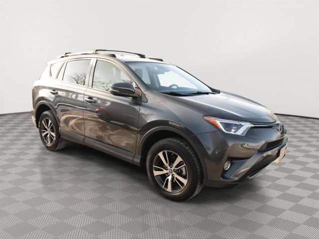 2018 Toyota RAV4 XLE AWD photo