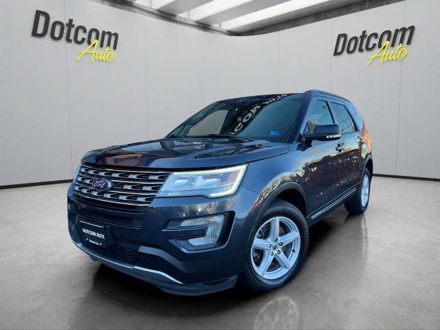 2017 Ford Explorer XLT 4WD photo