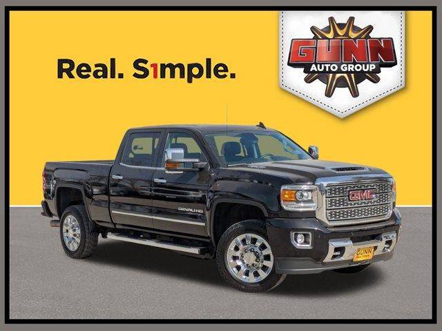 2018 GMC Sierra 2500HD Denali 4WD photo