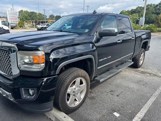 2015 GMC Sierra 2500HD Denali 4WD photo