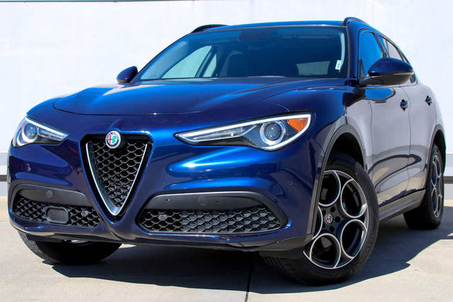 2018 Alfa Romeo Stelvio Sport AWD photo