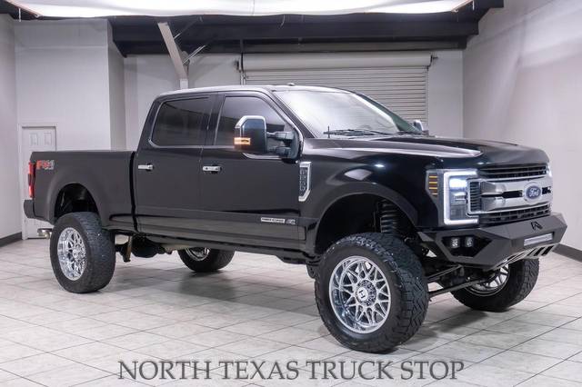 2017 Ford F-250 Super Duty Lariat 4WD photo