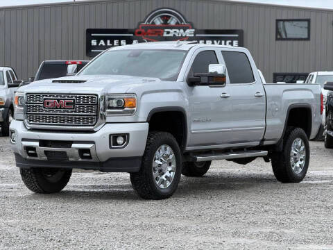 2018 GMC Sierra 2500HD Denali 4WD photo
