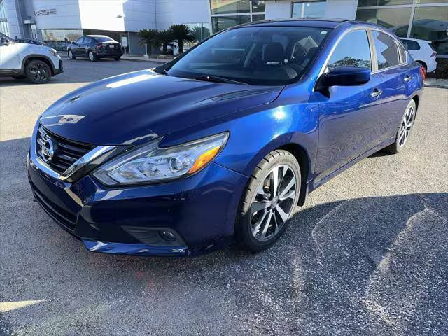 2017 Nissan Altima 2.5 SR FWD photo