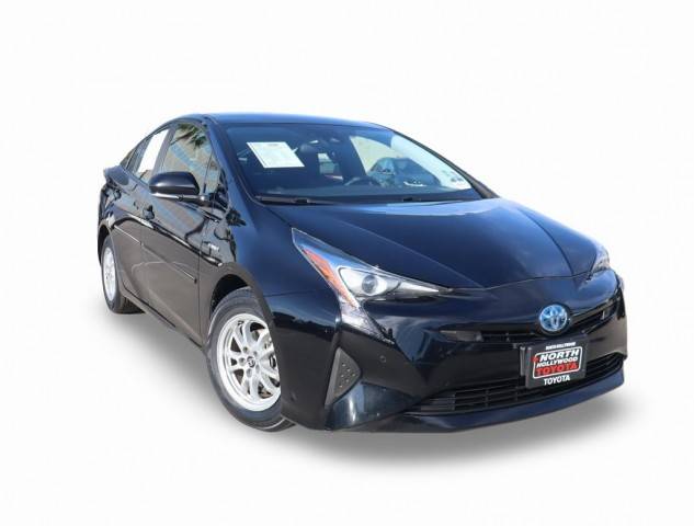 2017 Toyota Prius Three FWD photo