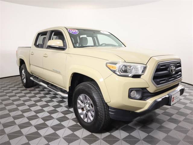 2017 Toyota Tacoma SR5 4WD photo