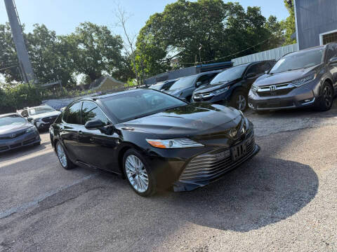 2018 Toyota Camry XLE FWD photo