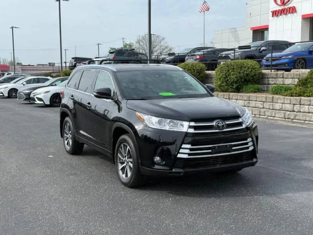 2017 Toyota Highlander XLE AWD photo