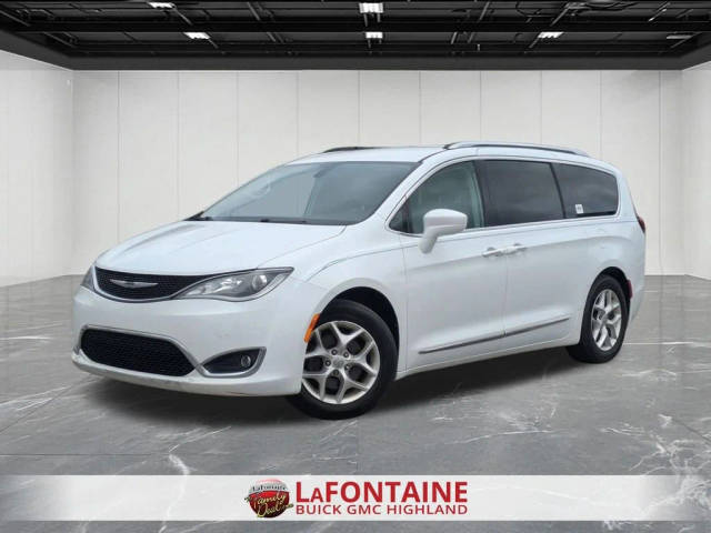 2018 Chrysler Pacifica Minivan Touring L Plus FWD photo