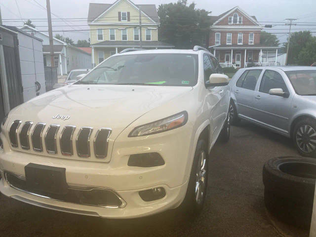2018 Jeep Cherokee Overland 4WD photo