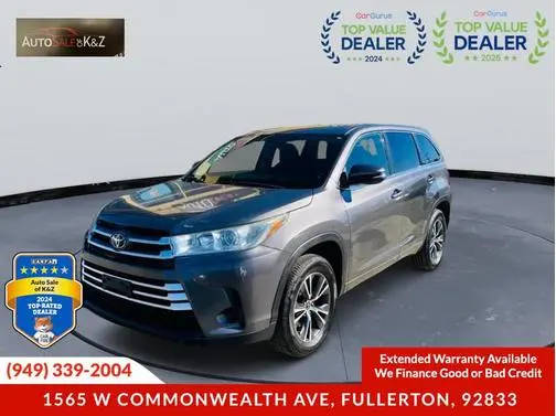 2017 Toyota Highlander LE FWD photo