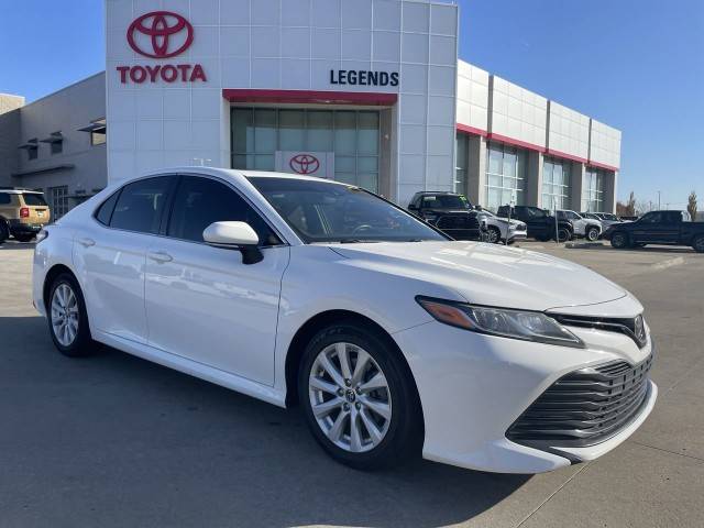 2018 Toyota Camry LE FWD photo