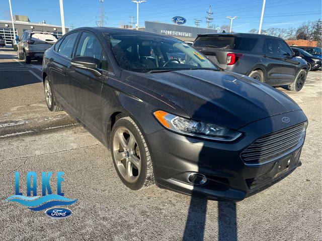 2015 Ford Fusion SE FWD photo