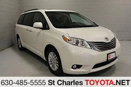 2017 Toyota Sienna XLE FWD photo