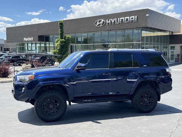 2018 Toyota 4Runner SR5 4WD photo