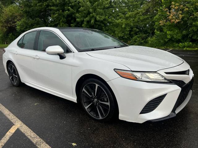 2018 Toyota Camry XSE FWD photo
