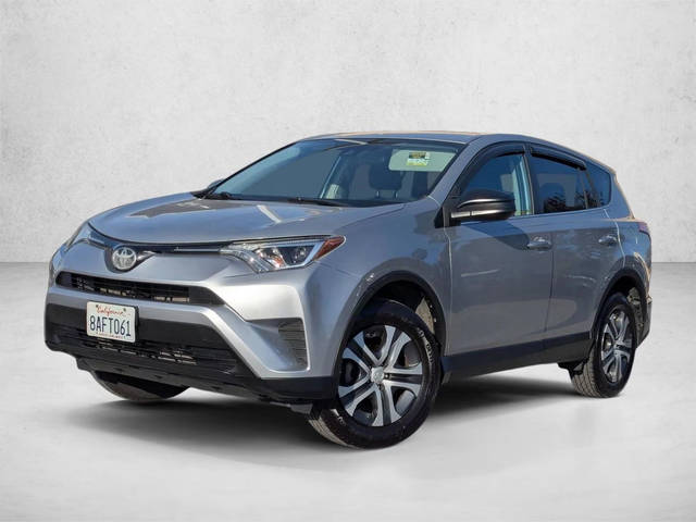 2017 Toyota RAV4 LE FWD photo