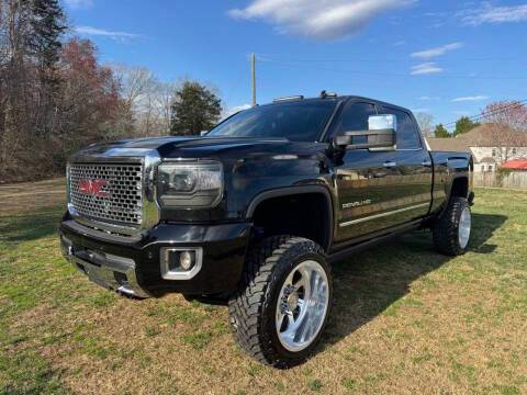 2015 GMC Sierra 2500HD Denali 4WD photo