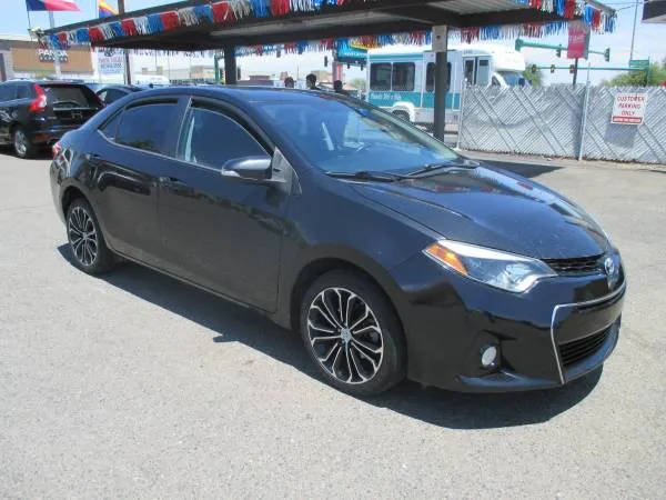 2015 Toyota Corolla  FWD photo
