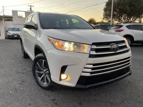 2017 Toyota Highlander XLE FWD photo